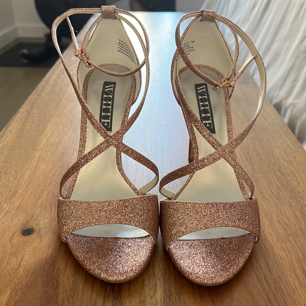 VERA WANG Rose Gold Heels - Picture 2 of 5